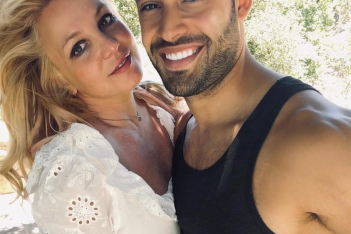 Η Britney Spears παντρεύτηκε τον Sam Asghari και ο πρώην σύζυγός της εισέβαλε στην τελετή