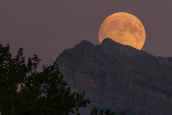 Φεγγάρι του κάστορα: Πανσέληνος και ολική έκλειψη Σελήνης αύριο
