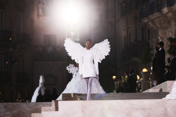 Dolce & Gabbana: Γιόρτασαν 10 χρόνια Alta Moda με ένα εντυπωσιακό show στις Συρακούσες
