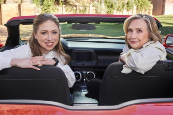 Gutsy: Η Hillary και η Chelsea Clinton έφτιαξαν ένα ντοκιμαντέρ για τη δύναμη των γυναικών