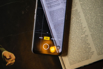 iPhone σκανάρει βιβλίο
