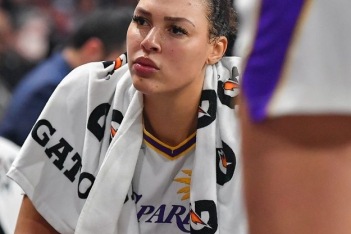  Η Λιζ Καμπάτζ «σπάει» τη σιωπή της για την ξαφνική αποχώρησή της από το WNBA