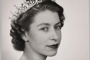 Βασίλισσα Ελισάβετ: Η ζωή της μέσα από 20 ιστορικές φωτογραφίες