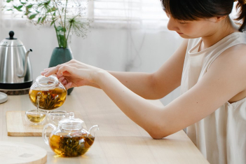 Πράσινο τσάι: Πώς βοηθά στην υγεία του εντέρου;