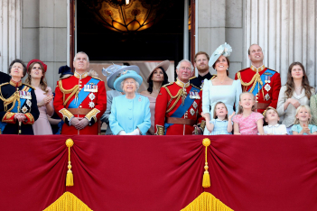 Βασίλισσα Ελισάβετ: Πώς διαμορφώνεται η σειρά στη διαδοχή του θρόνου;