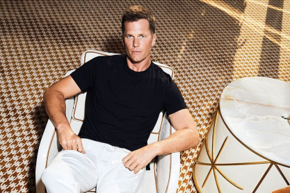 Ο Tom Brady δείχνει το κόλπο του για sexy selfies με εσώρουχο