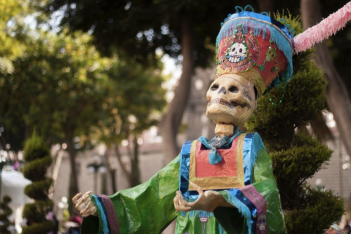 Από την Ημέρα των Νεκρών μέχρι τα φαντάσματα της Κίνας: Έθιμα σε όλο τον κόσμο που είναι καλύτερα και από το Halloween
