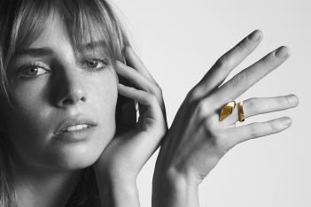 Eternal Gold: Η Prada δημιουργεί σειρά κοσμημάτων από 100% ανακυκλωμένο χρυσό