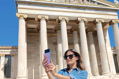 Μια βόλτα με το Samsung Galaxy Z Flip4, το απόλυτο εργαλείο ατομικής έκφρασης