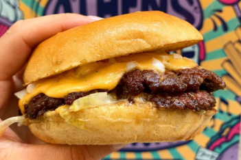 7 μαγαζιά στην Αθήνα για να φας κορυφαίο cheeseburger