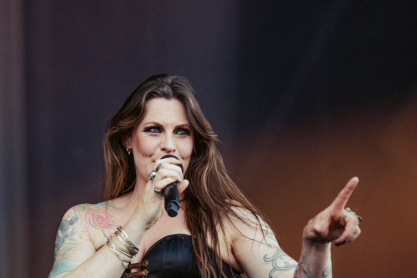 Floor Jansen: Η τραγουδίστρια των Nightwish διαγνώσθηκε με καρκίνο του μαστού - Το γράμμα της στους fans