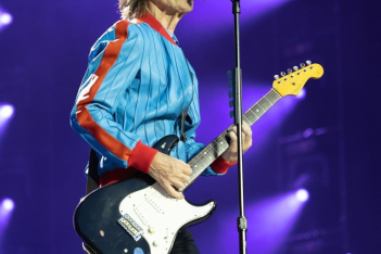 Mick Jagger: Είχε ερωτικές σχέσεις με δύο από τους Rolling Stones;