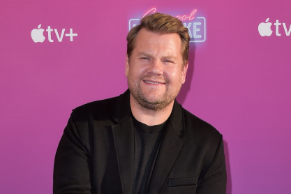 Ο James Corden ζήτησε συγγνώμη για το αγενές σχόλιο που έκανε στον σερβιτόρο 