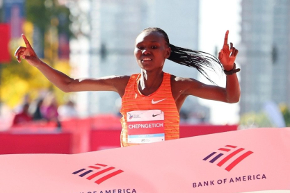 Η Ρουθ Τσεπνγκέτιχ έγινε η δεύτερη ταχύτερη μαραθωνοδρόμος