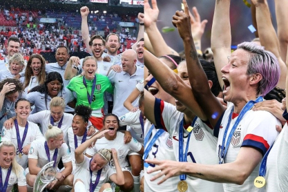 Αγγλία vs ΗΠΑ: Οι παγκόσμιες πρωταθλήτριες της Ραπίνο αντιμετωπίζουν τις νικήτριες του Euro στο κατάμεστο Wembley