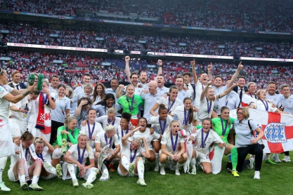 Euro 2022: Ο θετικός αντίκτυπος της διοργάνωσης και η μελλοντική κληρονομιά αποκαλύφθηκαν σε έκθεση της UEFA