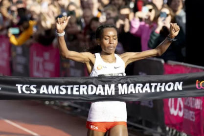 Αλμάζ Αγιάνα από τα παλιά: Επιστροφή στη δράση με ρεκόρ