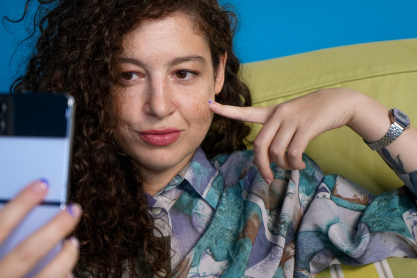 Tutorial: Πώς θα βγάλεις την τέλεια selfie! (vid)