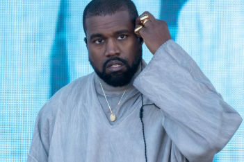 Ο Kanye West πήγε ακάλεστος στο Skechers και έφαγε πόρτα από τους Εβραίους ιδιοκτήτες του brand
