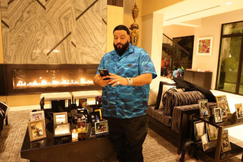 Ο Drake πήρε στον DJ Khaled πολυτελείς λεκάνες τουαλέτας $20.000 (η μία) για τα γενέθλιά του