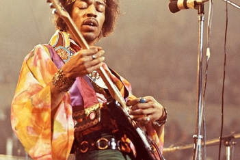 Jimi Hendrix : Τα 10 καλύτερα κομμάτια του θρυλικού κιθαρίστα της ροκ
