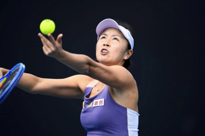 Peng Shuai: Κανείς δεν γνωρίζει πού βρίσκεται έναν χρόνο μετά τη δημόσια καταγγελία για βιασμό