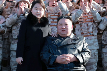 Ο Κιμ Γιονγκ Ουν σε δεύτερη δημόσια εμφάνιση με την κόρη του