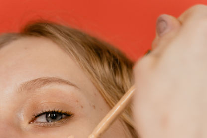 Πώς να εφαρμόσετε το foundation, σύμφωνα με τους makeup artists 