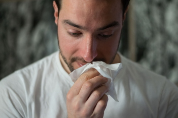 Ο λόγος που αρρωσταίνουμε τον χειμώνα οφείλεται στη μύτη μας, σύμφωνα με νέα έρευνα