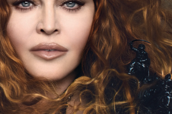 H Madonna ποζάρει ως άλλος Ιησούς στο ιταλικό Vanity Fair με αφορμή τη νέα της περιοδεία