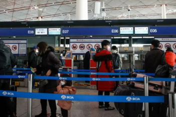 Κορωνοϊός: «Κλείνουν τα σύνορα» για τους Κινέζους ταξιδιώτες- Αυξάνονται οι χώρες που παίρνουν μέτρα