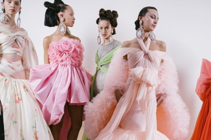 Giambattisa Valli Spring 2023 Couture: Μια dolce vita αισιοδοξίας