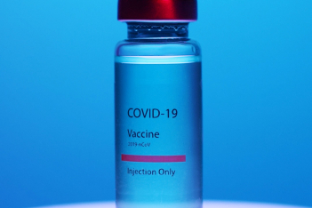 COVID-19: Δωρεάν εμβόλια προσέφερε στην Κίνα η ΕΕ