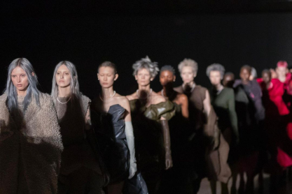 Marc Jacobs Spring 2023: Η θλίψη, η έμπνευση και η Vivienne Westwood