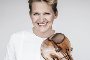 Vineta Sareika-Völkner: Μετά από 141 χρόνια, το «πρώτο βιολί» της Φιλαρμονικής  Βερολίνου είναι γυναίκα