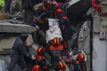 Σεισμός στην Τουρκία: Πατέρας και η 4χρονη κόρη του διασώθηκαν μετά από 132 ώρες