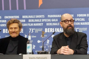 Berlinale 2023: To "Inside" του Βασίλη Κατσούπη εντυπωσίασε το Φεστιβάλ Βερολίνου (όπως και ο Willem Dafoe)