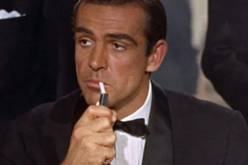 James Bond: Τα βιβλία του Ian Fleming θα εκδοθούν ξανά, χωρίς ρατσιστικές αναφορές