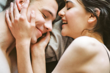 Το dating αλλάζει: 5 νέες τάσεις που δείχνουν το μέλλον στις σχέσεις