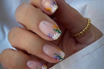 Floral manicure: 5 σχέδια για τα πιο ανοιξιάτικα νύχια