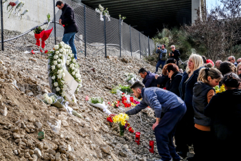 Υπόθεση Τέμπη: Τα 11 μέτρα στήριξης συγγενών θυμάτων, τραυματιών και επιβαινόντων στο δυστύχημα