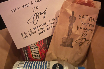 Oscars 2023: Ο Jimmy Kimmel άφησε snacks στα καθίσματα των καλεσμένων - «Φάτο, πεινάς»