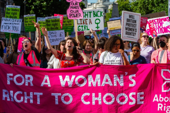 Νότια Καρολίνα: Μεσαιωνικός νόμος επιβάλει θανατική ποινή στις γυναίκες που θέλουν να κάνουν άμβλωση