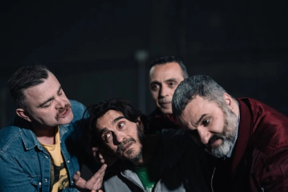 Τσίου…: Η underground ταινία του Μάκη Παπαδημητράτου γίνεται παράσταση το καλοκαίρι στον Βοτανικό