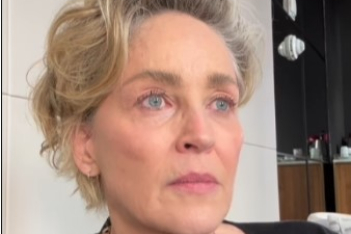 Η Sharon Stone ταραγμένη με τη φονική επίθεση σε σχολείο του Tennessee: «Προστατέψτε τα παιδιά μας»