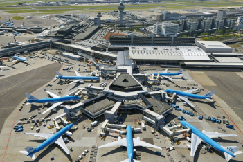 Amsterdam: Τέλος οι νυχτερινές πτήσεις και τα ιδιωτικά jet στο μεγαλύτερο αεροδρόμιο της Ευρώπης