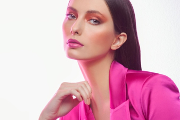 Radiant Professional make-up: Μας εμπνέει για την άνοιξη με τη νέα συλλογή της