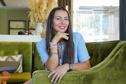 Η yogi Μαριάννα Θυμιάκη στο GWomen: «Αυτό που είμαστε μέσα μας βγάζουμε και προς τα έξω και… βλέπετε τι γίνεται έξω»
