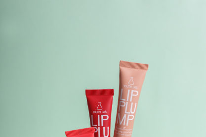 Τα Lip Plumpers της YOUTH LAB. που θα σας χαρίσουν juicy χείλη σε χρόνο dt