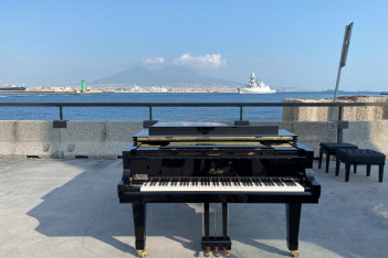 Piano City Athens: Ένα νέο τριήμερο φεστιβάλ μετατρέπει την Αθήνα σε μια τεράστια συναυλιακή αίθουσα πιάνου